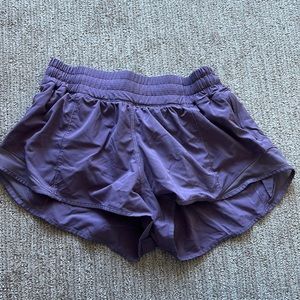 Lululemon hotty hot 2.5 short